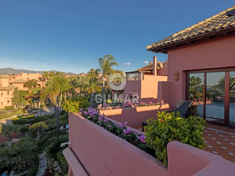 Duplex penthouse in Estepona Este - Málaga