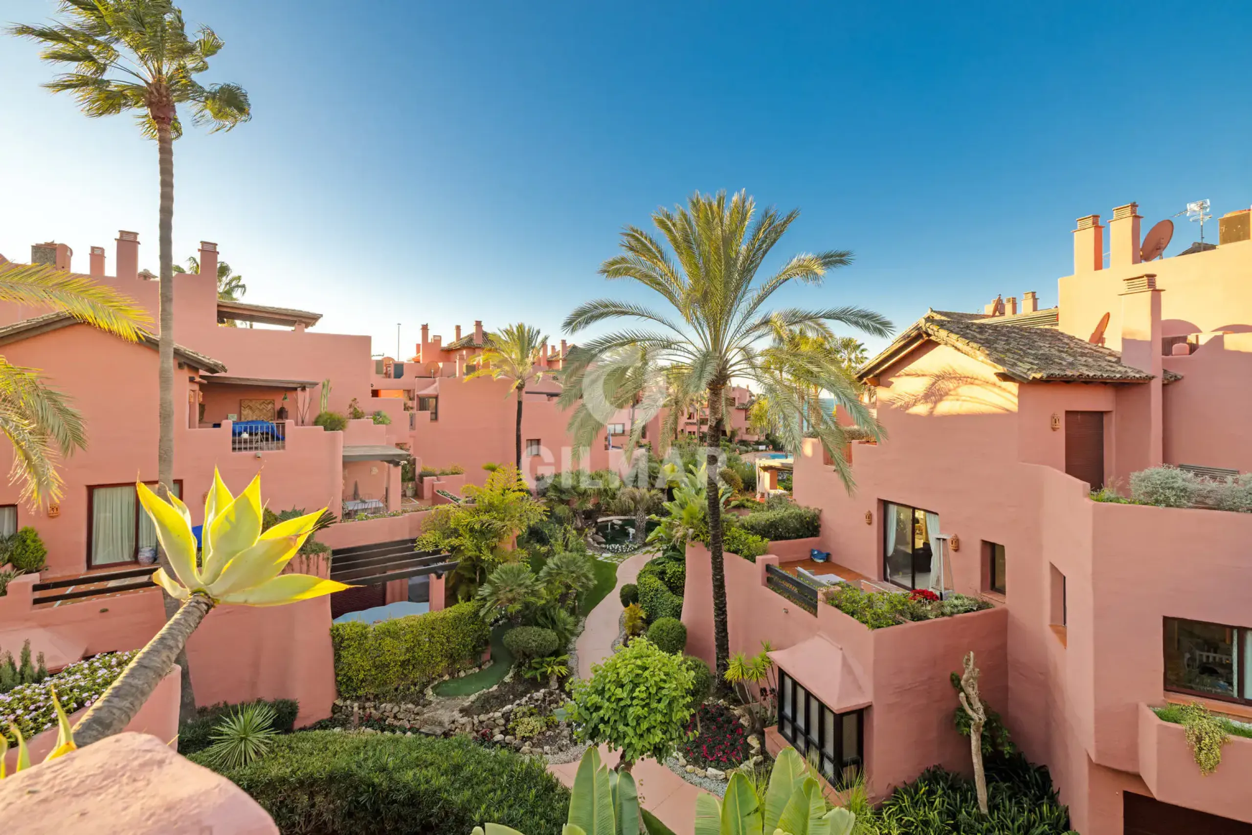 Duplex penthouse in Estepona Este - Málaga