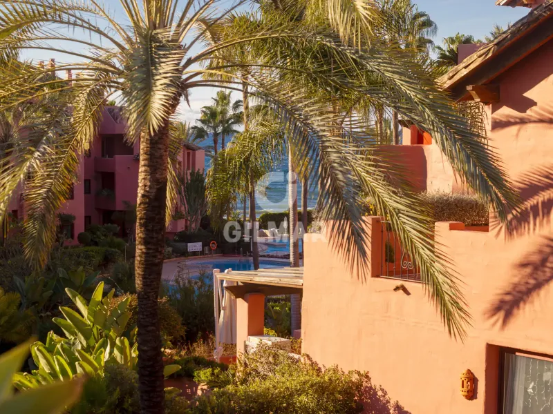 Duplex penthouse in Estepona Este - Málaga