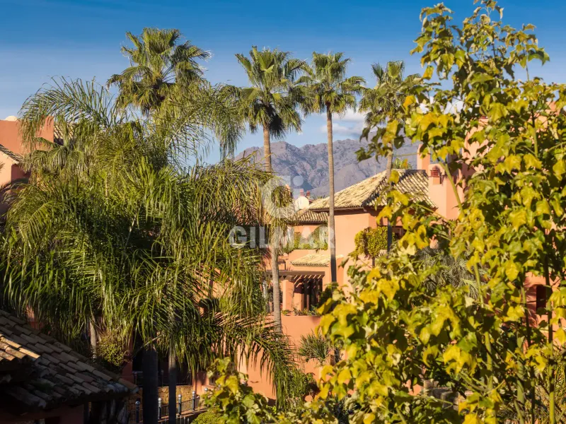 Duplex penthouse in Estepona Este - Málaga