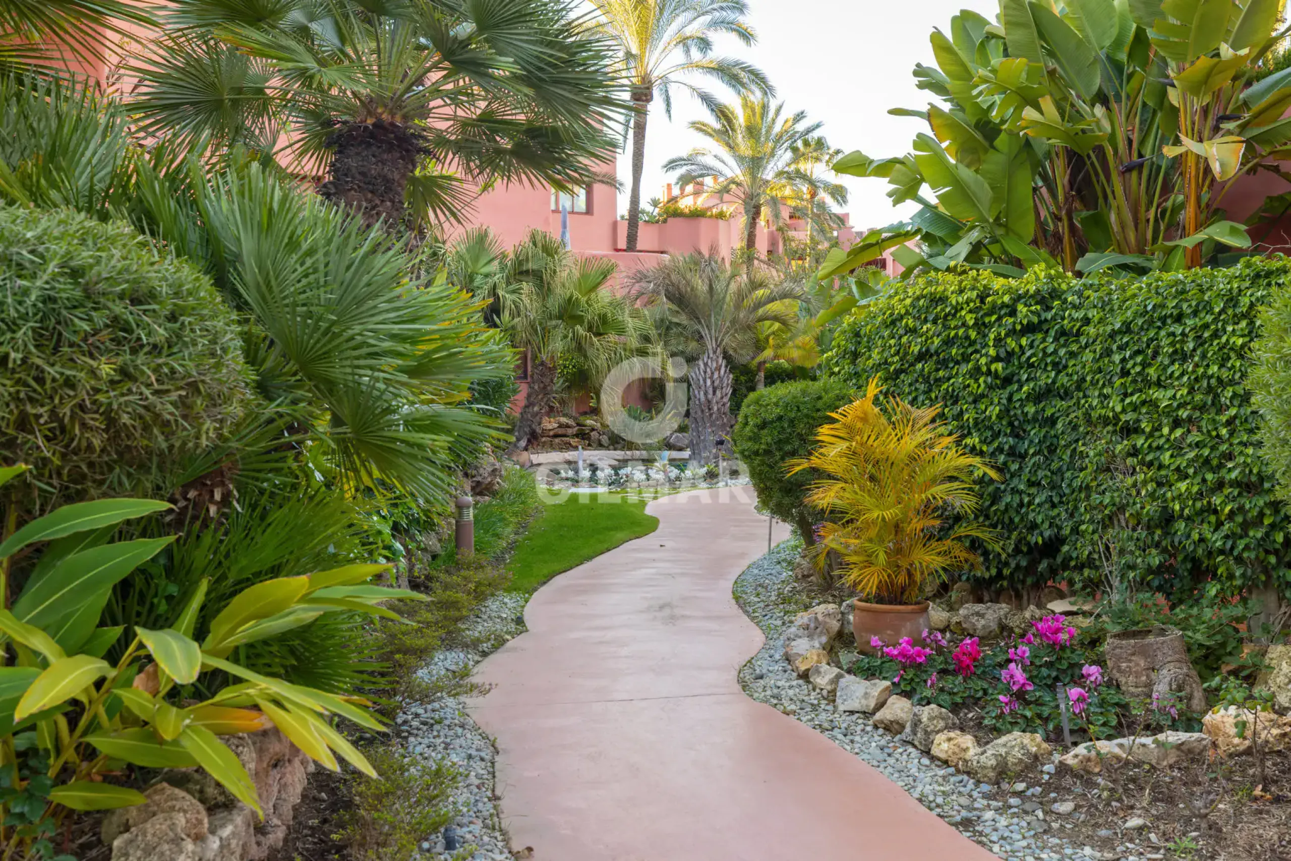 Duplex penthouse in Estepona Este - Málaga