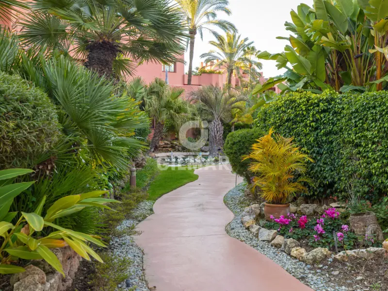 Duplex penthouse in Estepona Este - Málaga
