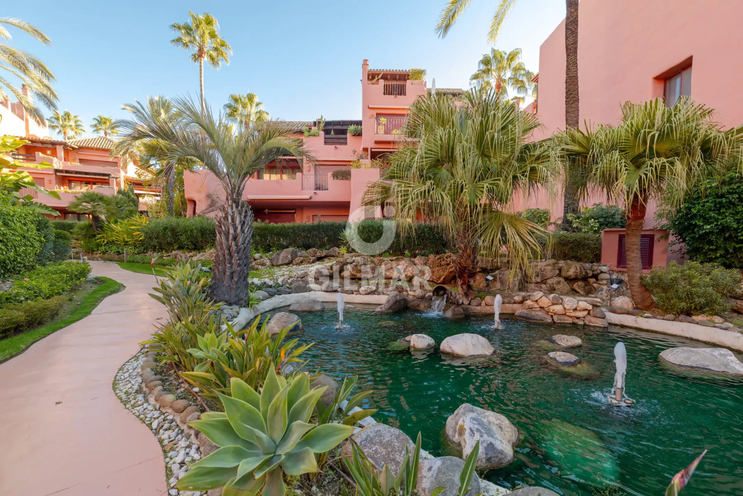 Duplex penthouse in Estepona Este - Málaga