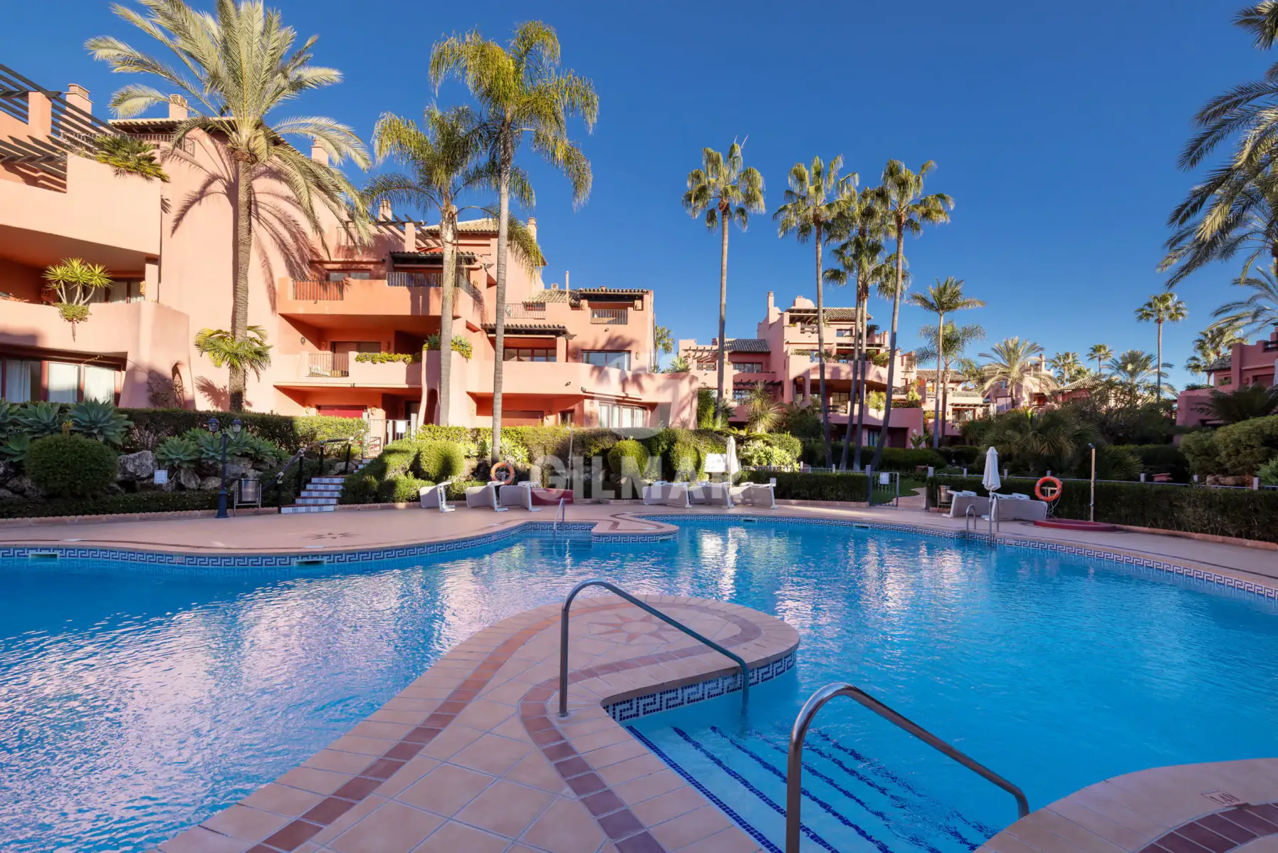 Duplex penthouse in Estepona Este - Málaga
