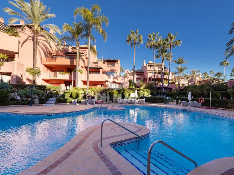 Duplex penthouse in Estepona Este - Málaga