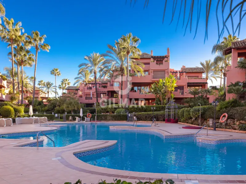 Duplex penthouse in Estepona Este - Málaga