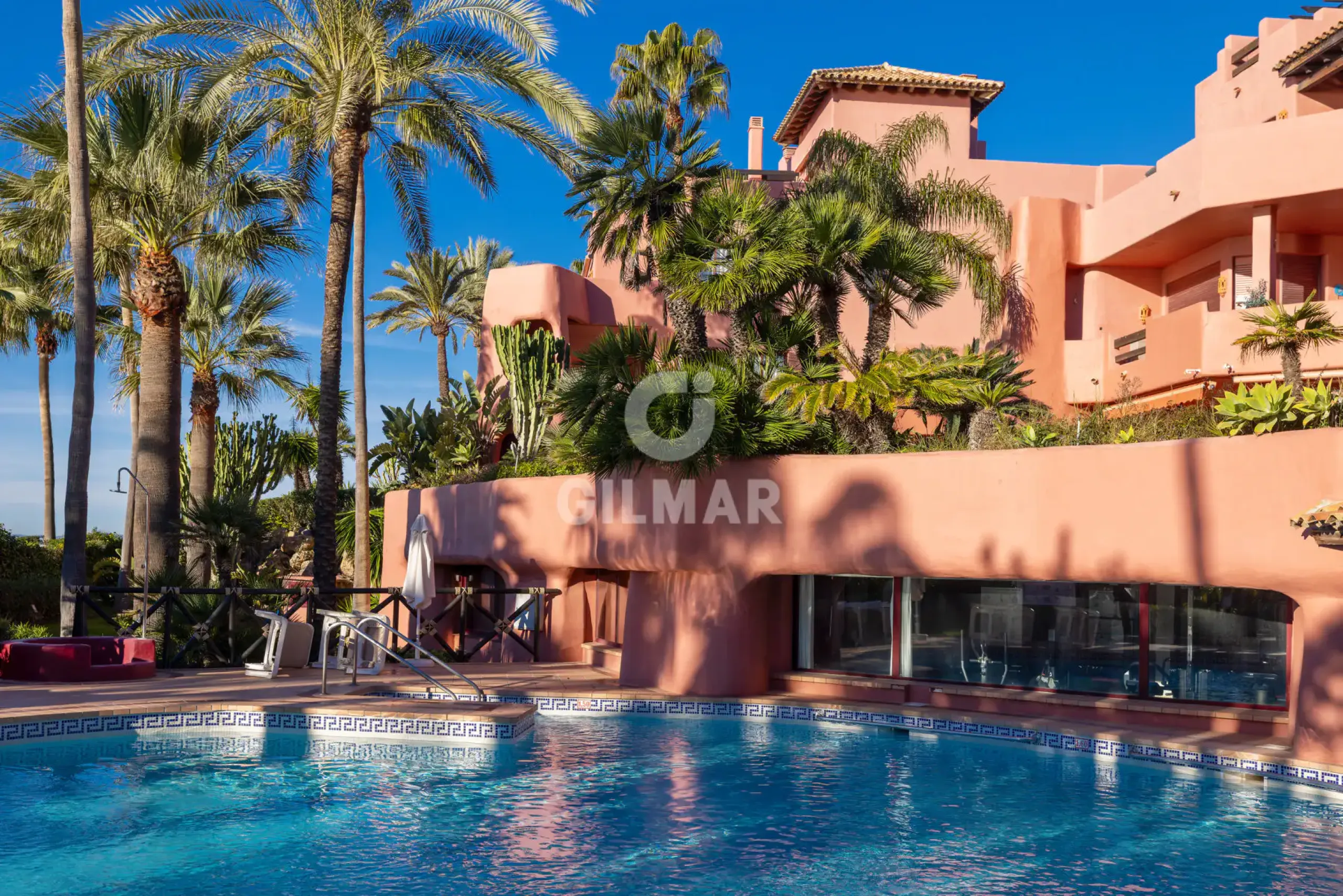 Duplex penthouse in Estepona Este - Málaga