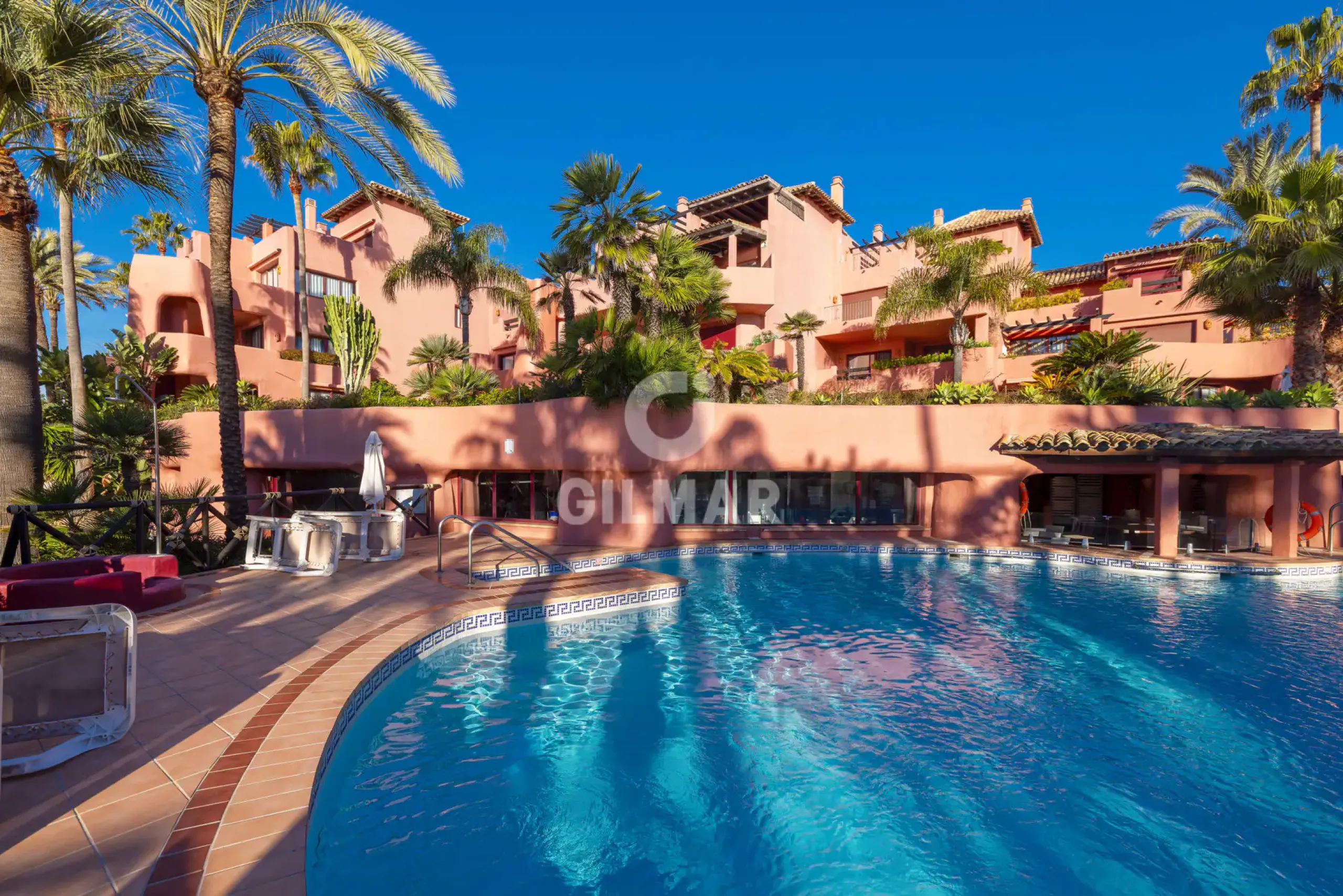 Duplex penthouse in Estepona Este - Málaga