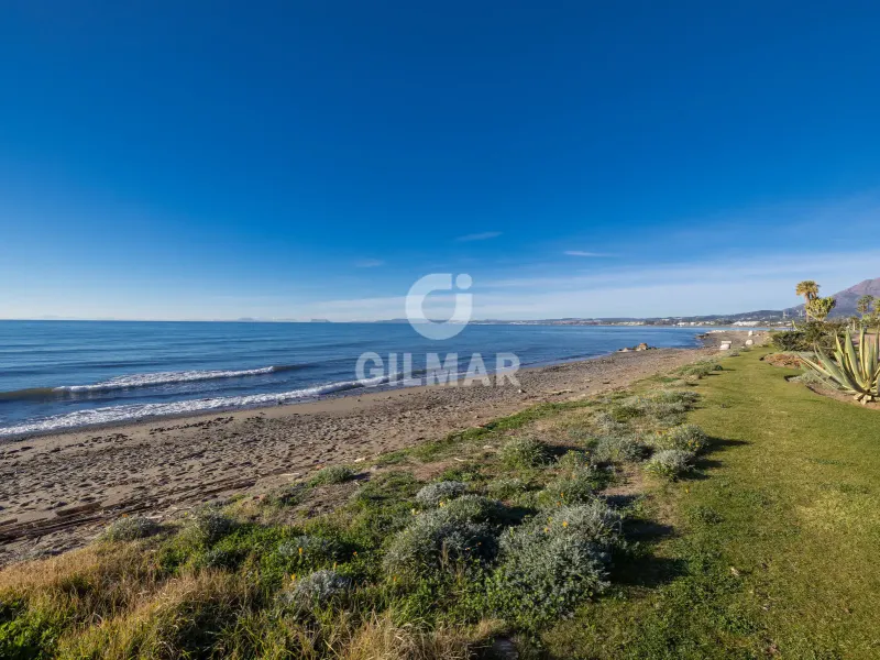 Duplex penthouse in Estepona Este - Málaga
