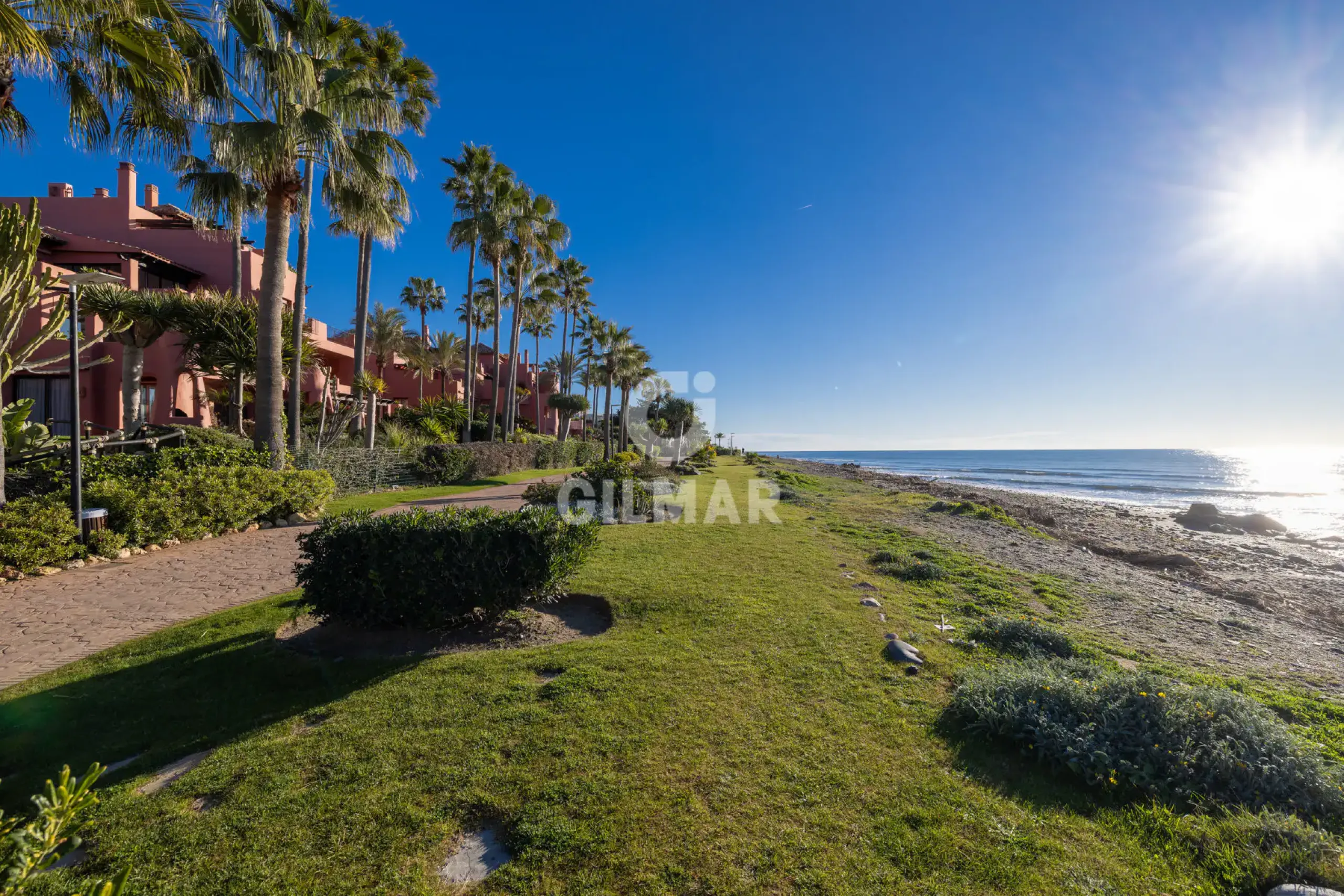 Duplex penthouse in Estepona Este - Málaga