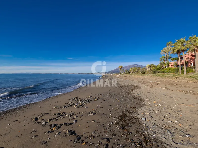 Duplex penthouse in Estepona Este - Málaga