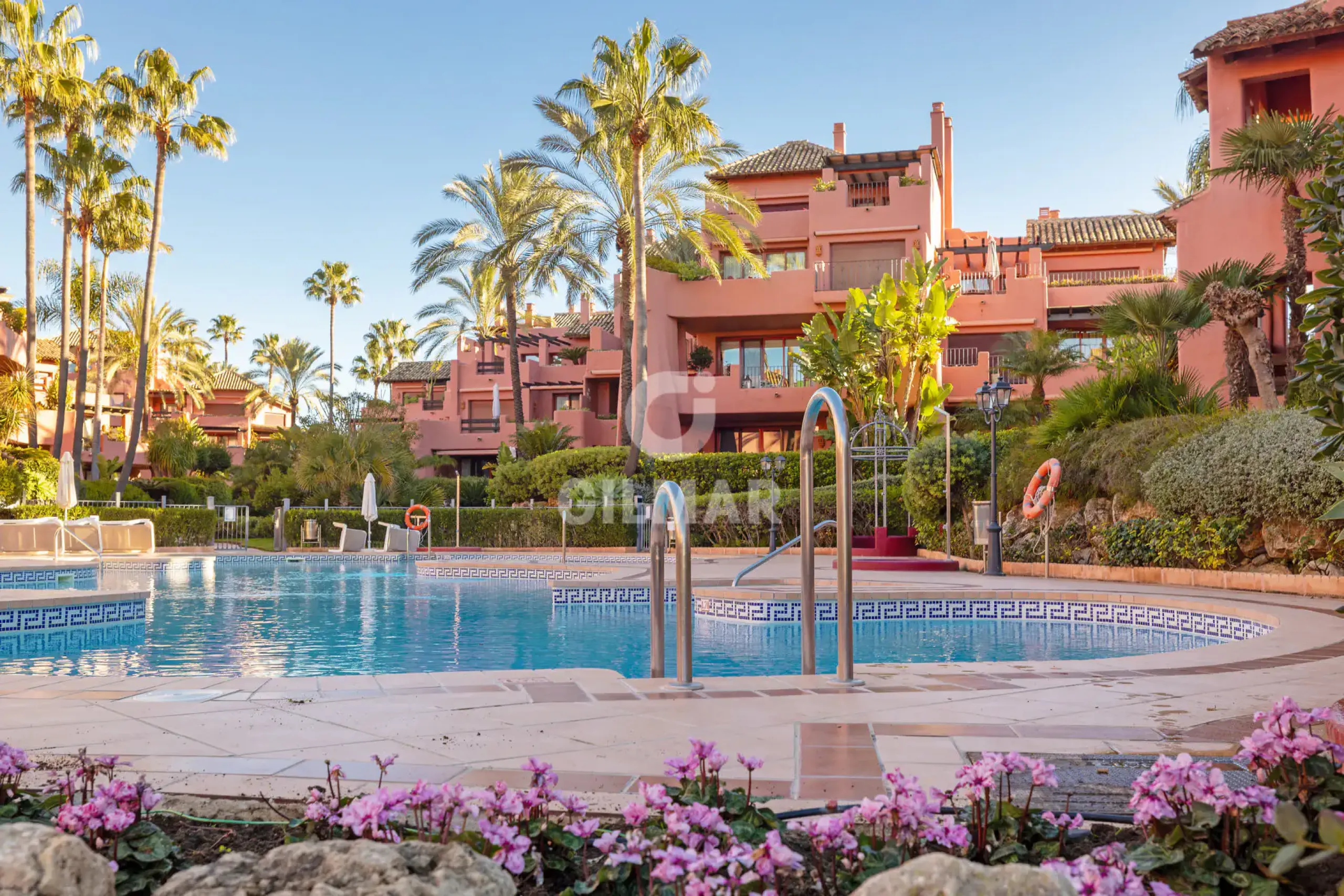 Duplex penthouse in Estepona Este - Málaga