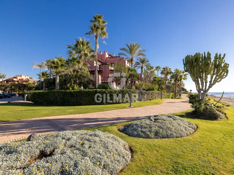 Duplex penthouse in Estepona Este - Málaga