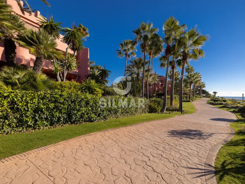 Duplex penthouse in Estepona Este - Málaga