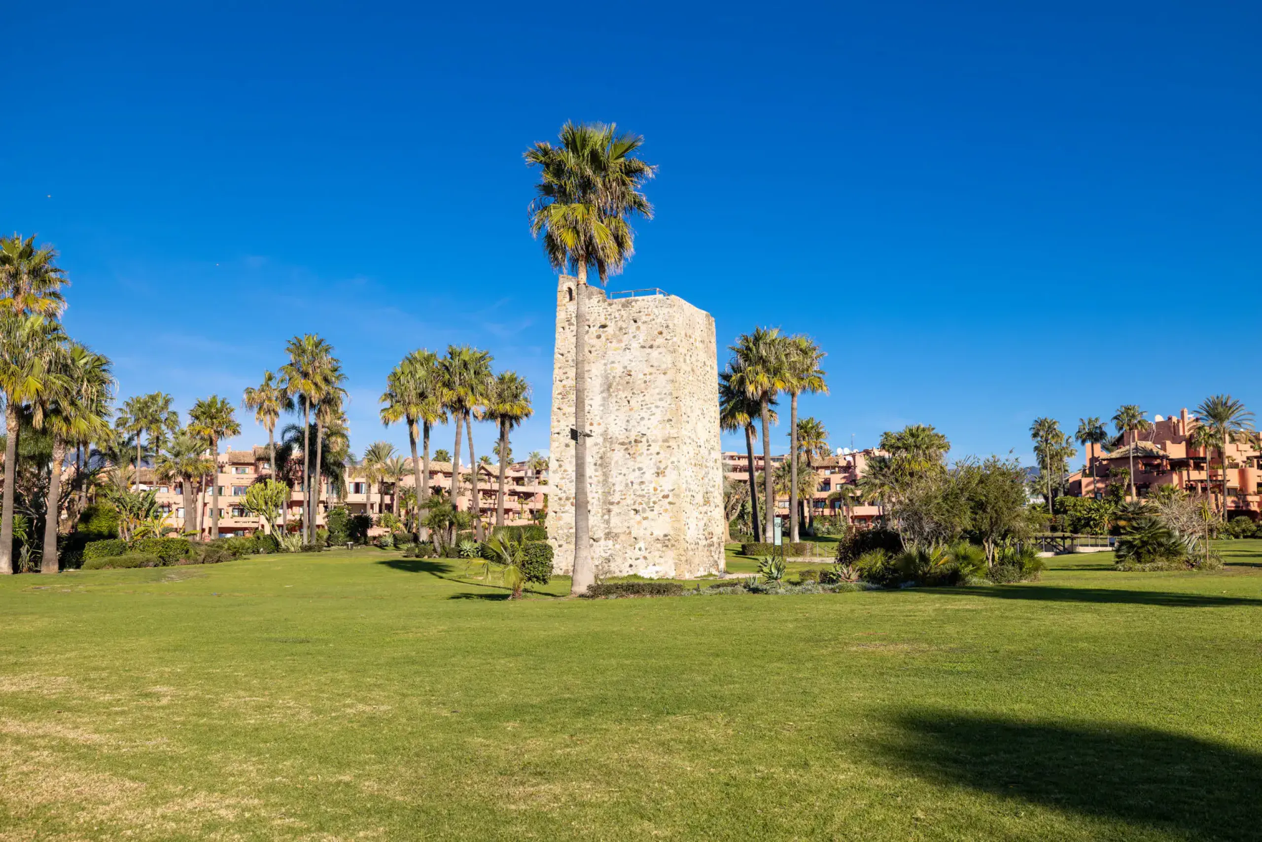 Duplex penthouse in Estepona Este - Málaga
