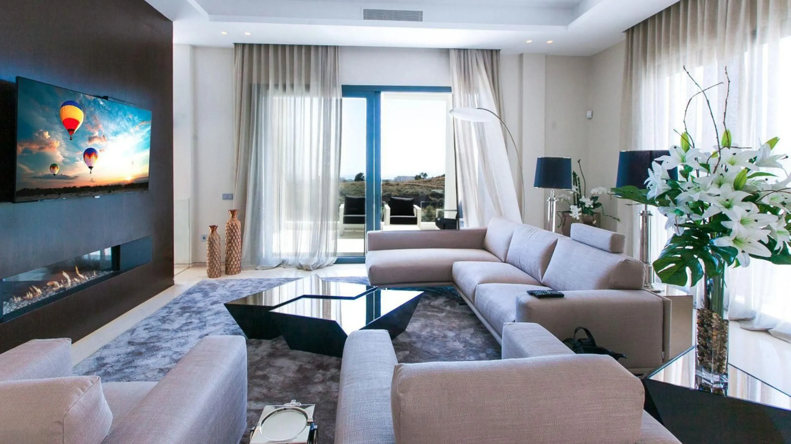 ? **Detached Villa in El Rosario, East Marbella**