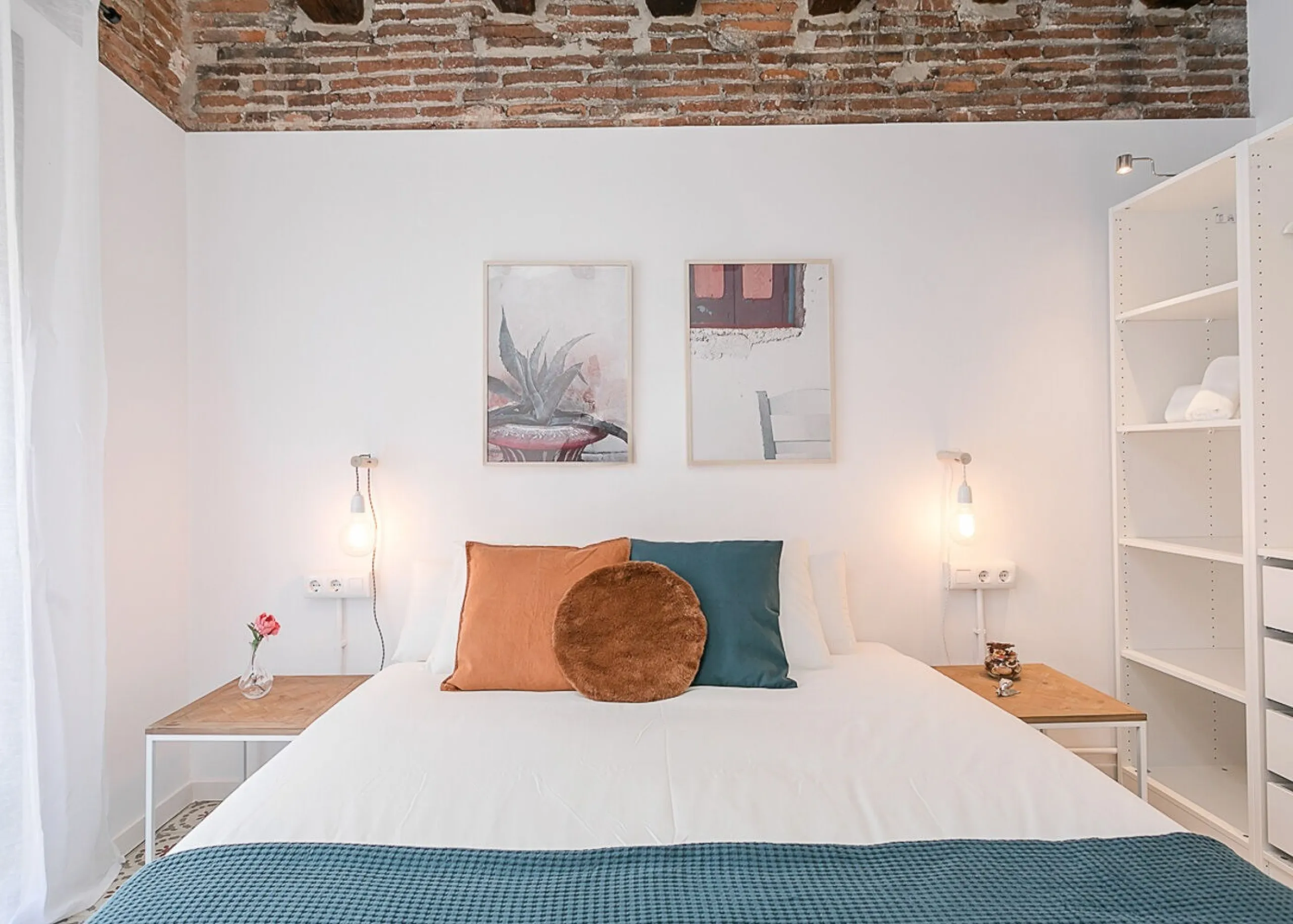 Encantador piso en calle Lluna, corazón bohemio de Barcelona