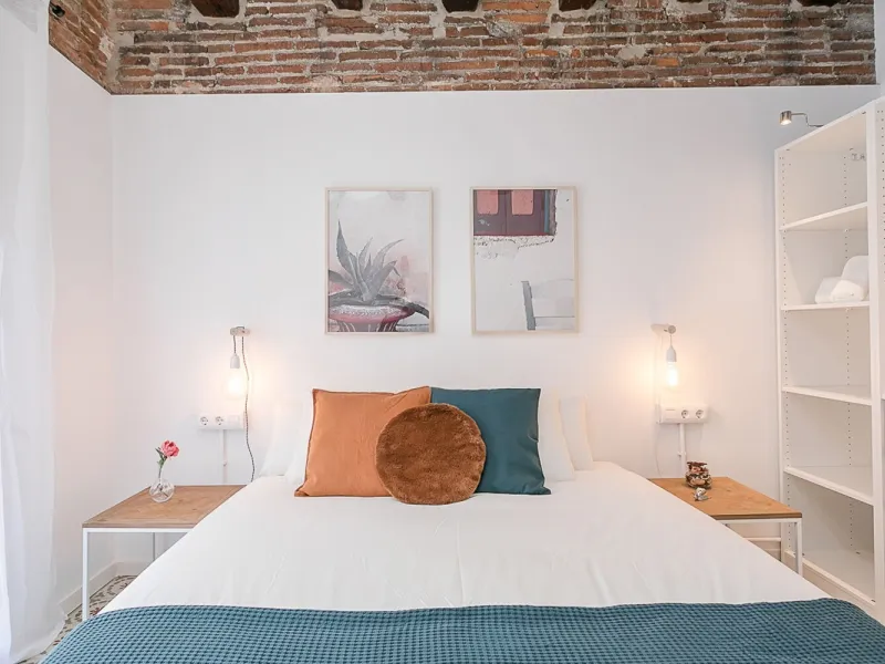 Encantador piso en calle Lluna, corazón bohemio de Barcelona
