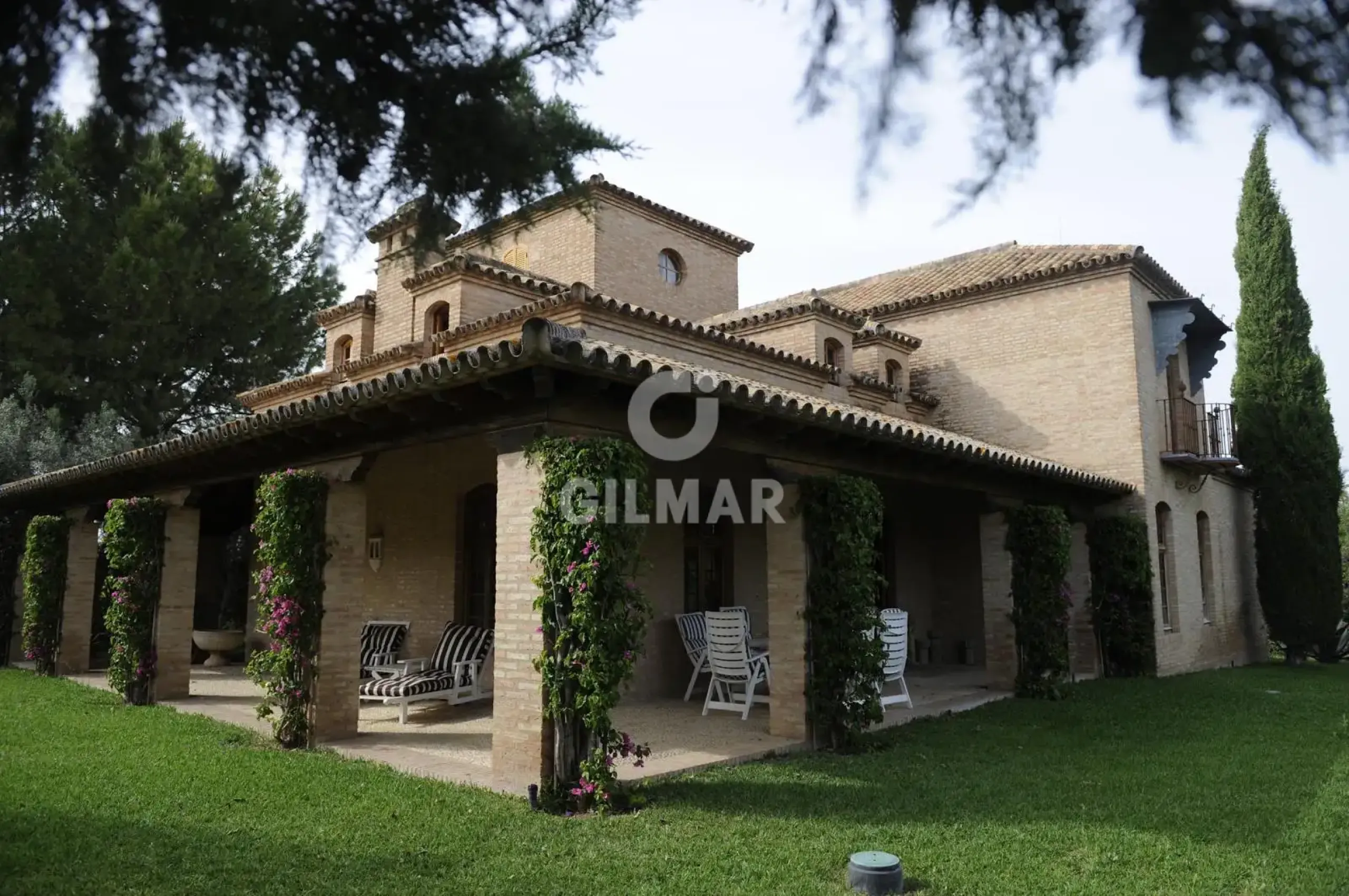 Chalet Independiente en Castilleja de la Cuesta - Sevilla