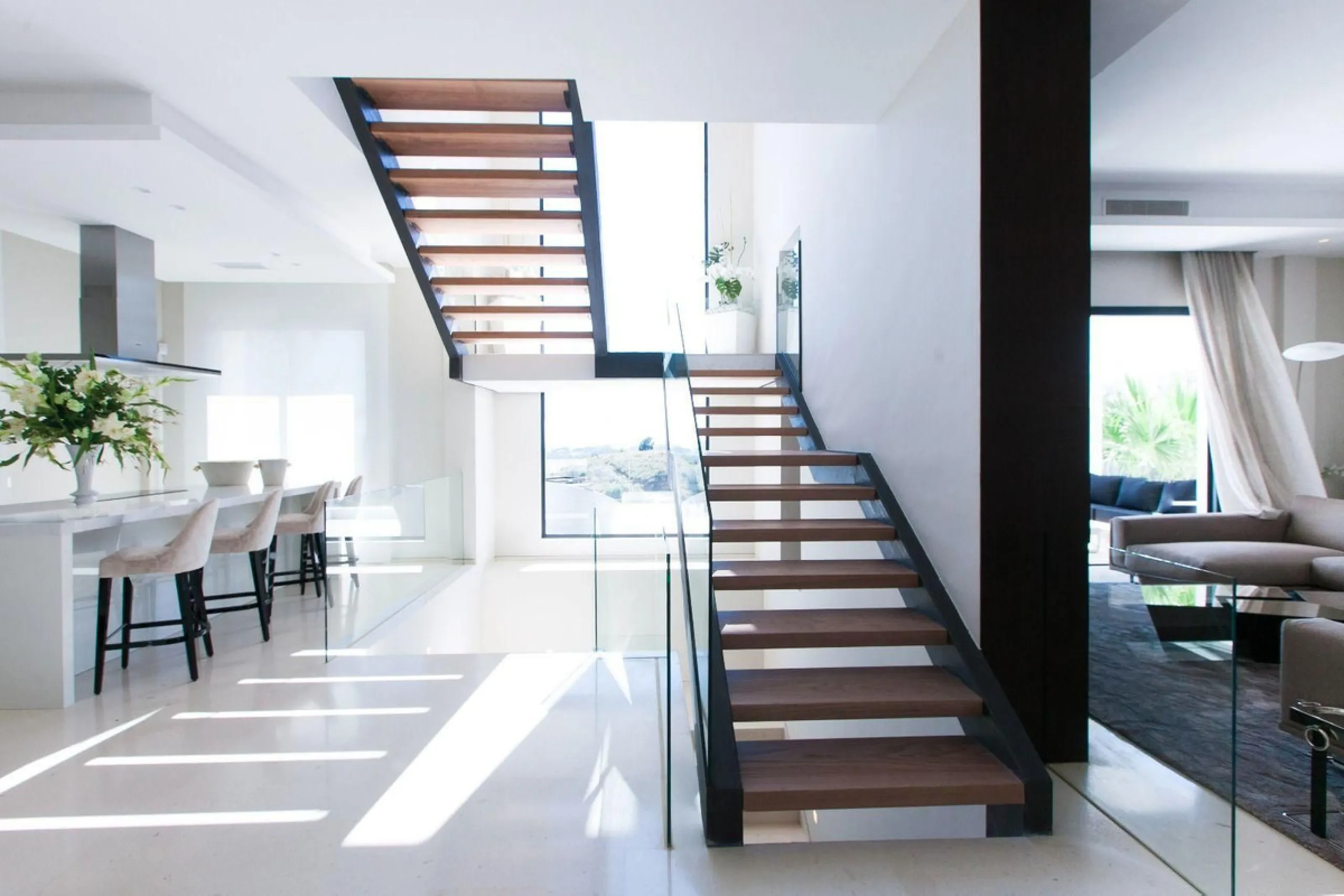 ? **Detached Villa in El Rosario, East Marbella**