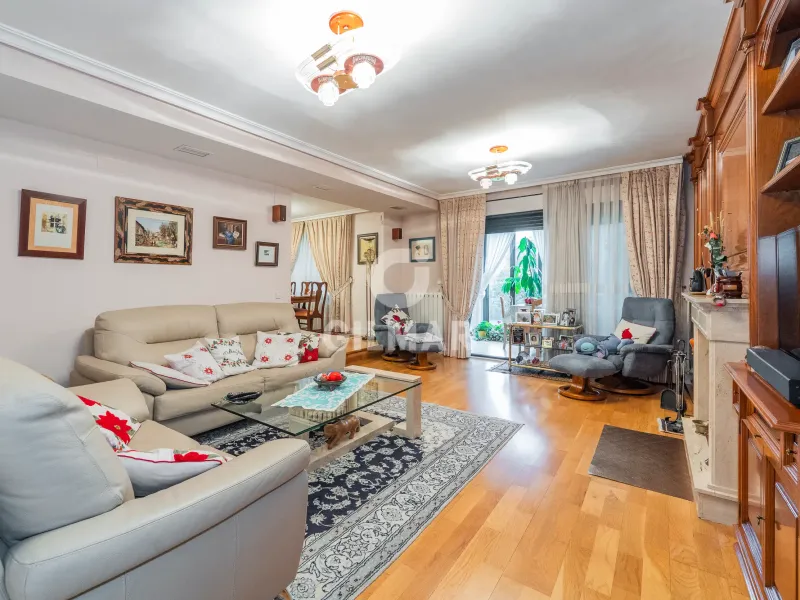Semi-detached house in La Moraleja - Madrid