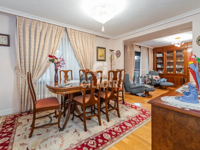 Semi-detached house in La Moraleja - Madrid