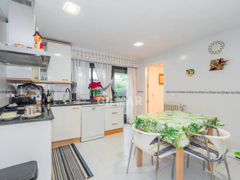 Semi-detached house in La Moraleja - Madrid