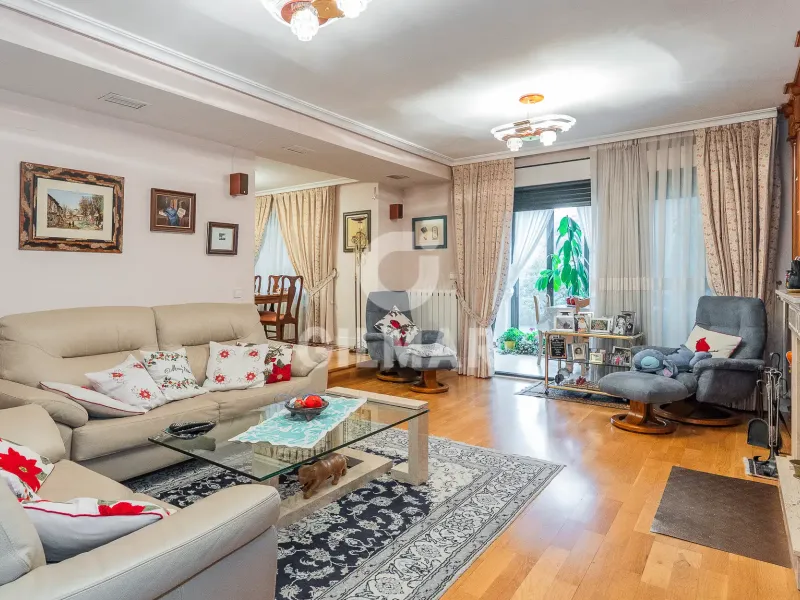 Semi-detached house in La Moraleja - Madrid