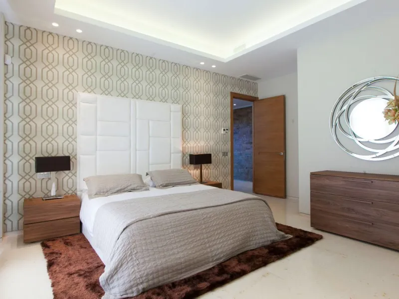 ? **Detached Villa in El Rosario, East Marbella**