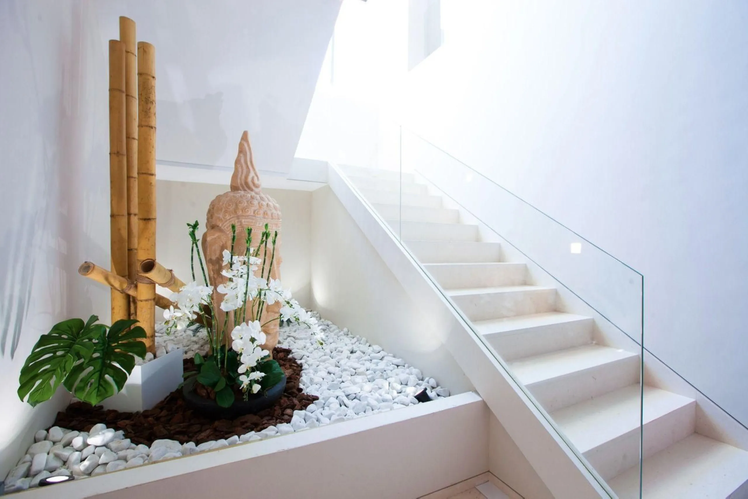 ? **Detached Villa in El Rosario, East Marbella**