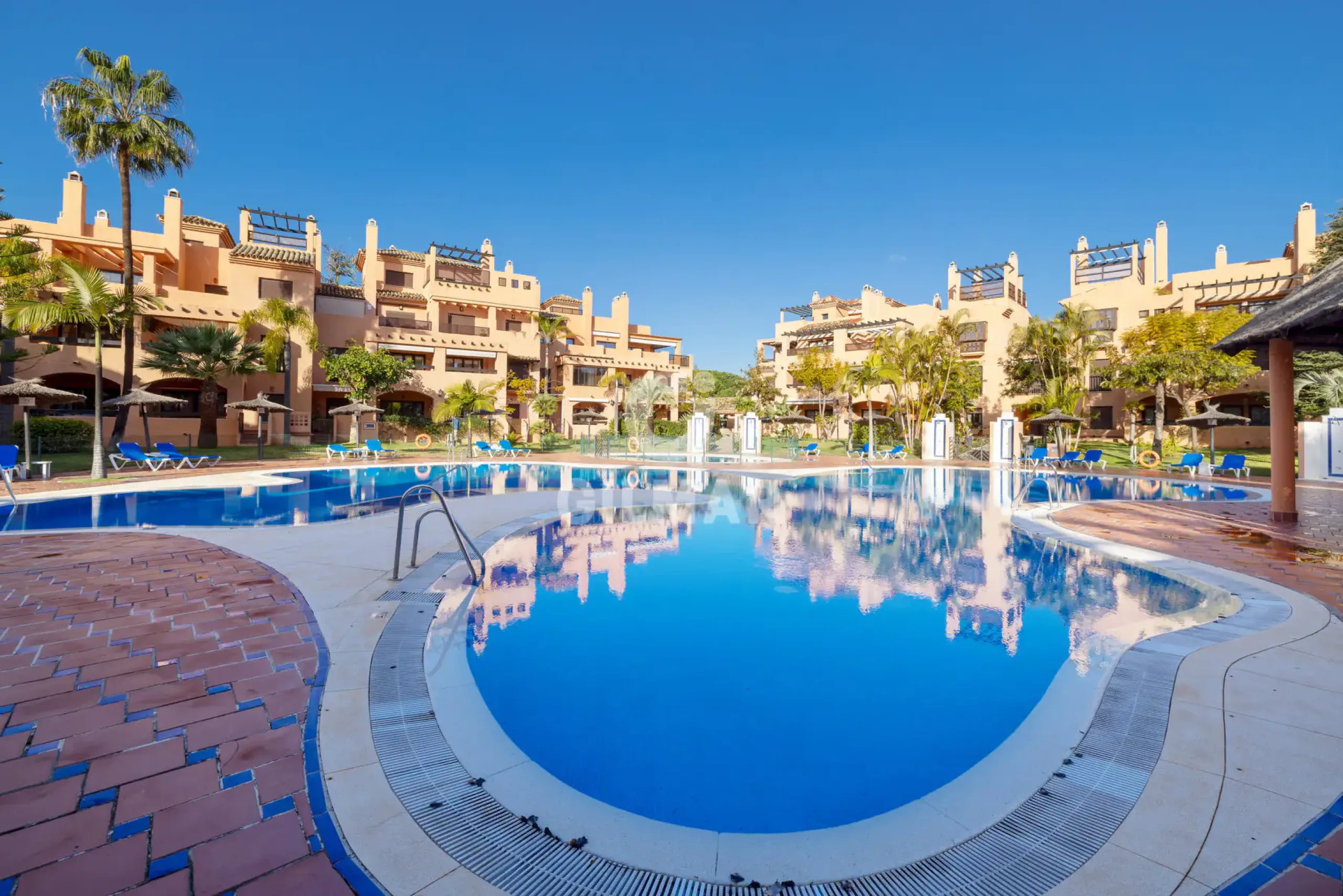 Apartment in Estepona Este - Málaga