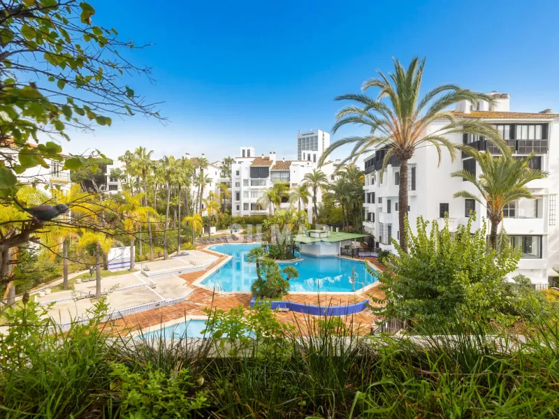 Apartment in Marbella Este - Málaga