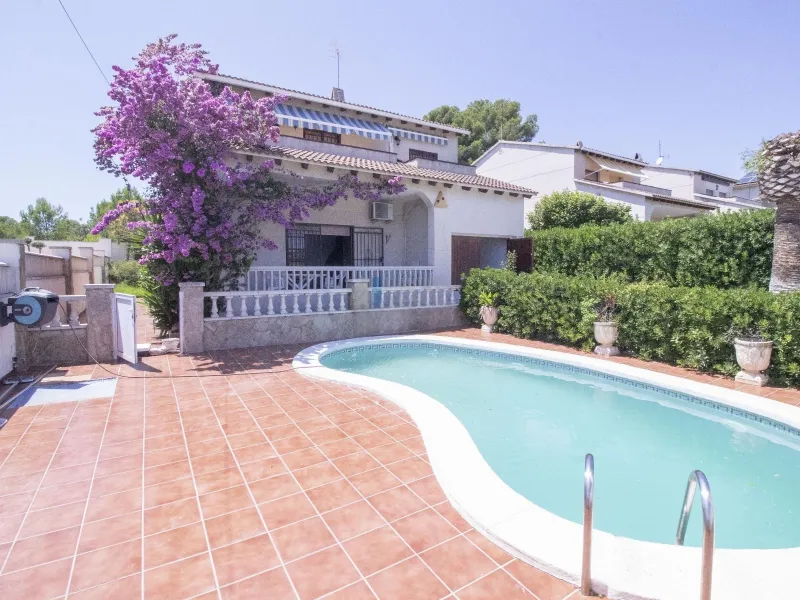 Charming Family Home with Pool and Sea Views in Els Massos, Coma-Ruga, Costa Dorada
