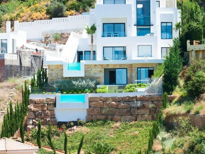 ? **Detached Villa in El Rosario, East Marbella**