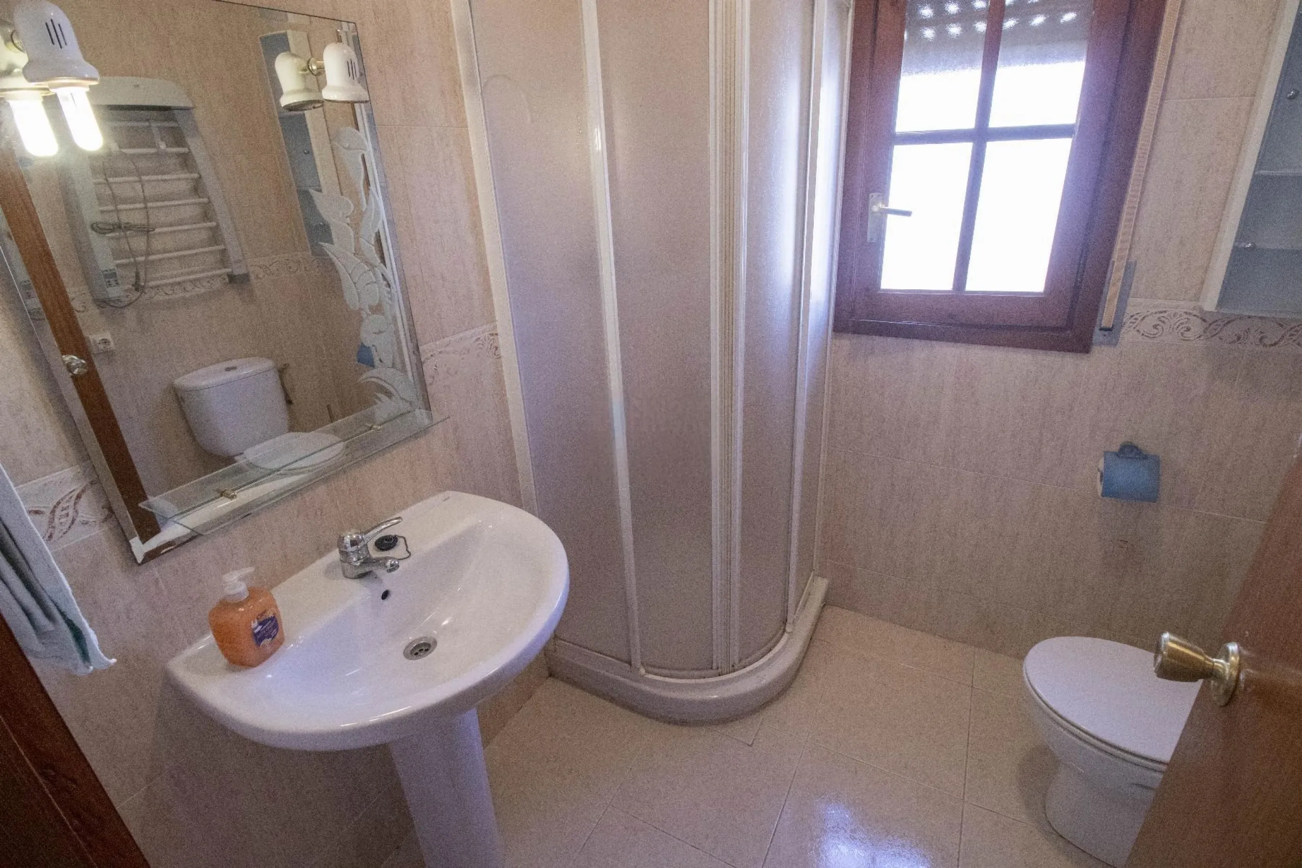 Acogedora casa con piscina y vistas al mar en Coma-Ruga, Costa Dorada