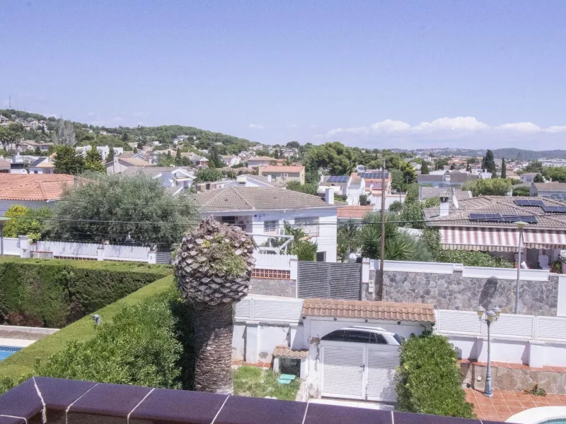 Acogedora casa con piscina y vistas al mar en Coma-Ruga, Costa Dorada