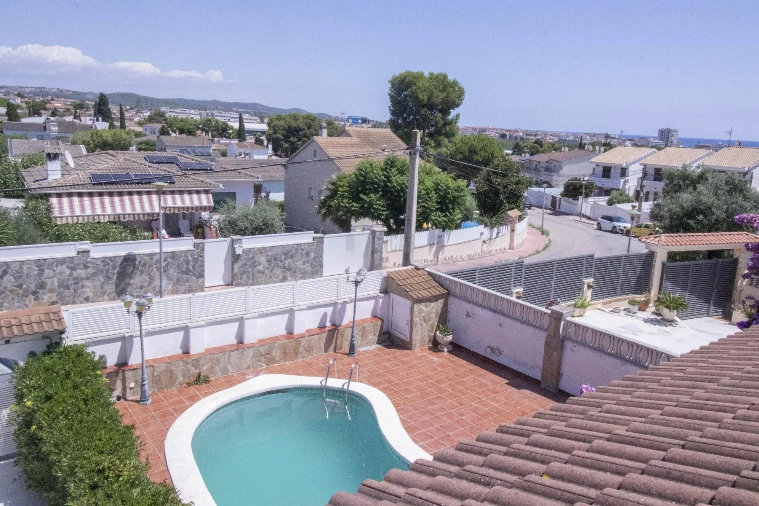 Acogedora casa con piscina y vistas al mar en Coma-Ruga, Costa Dorada