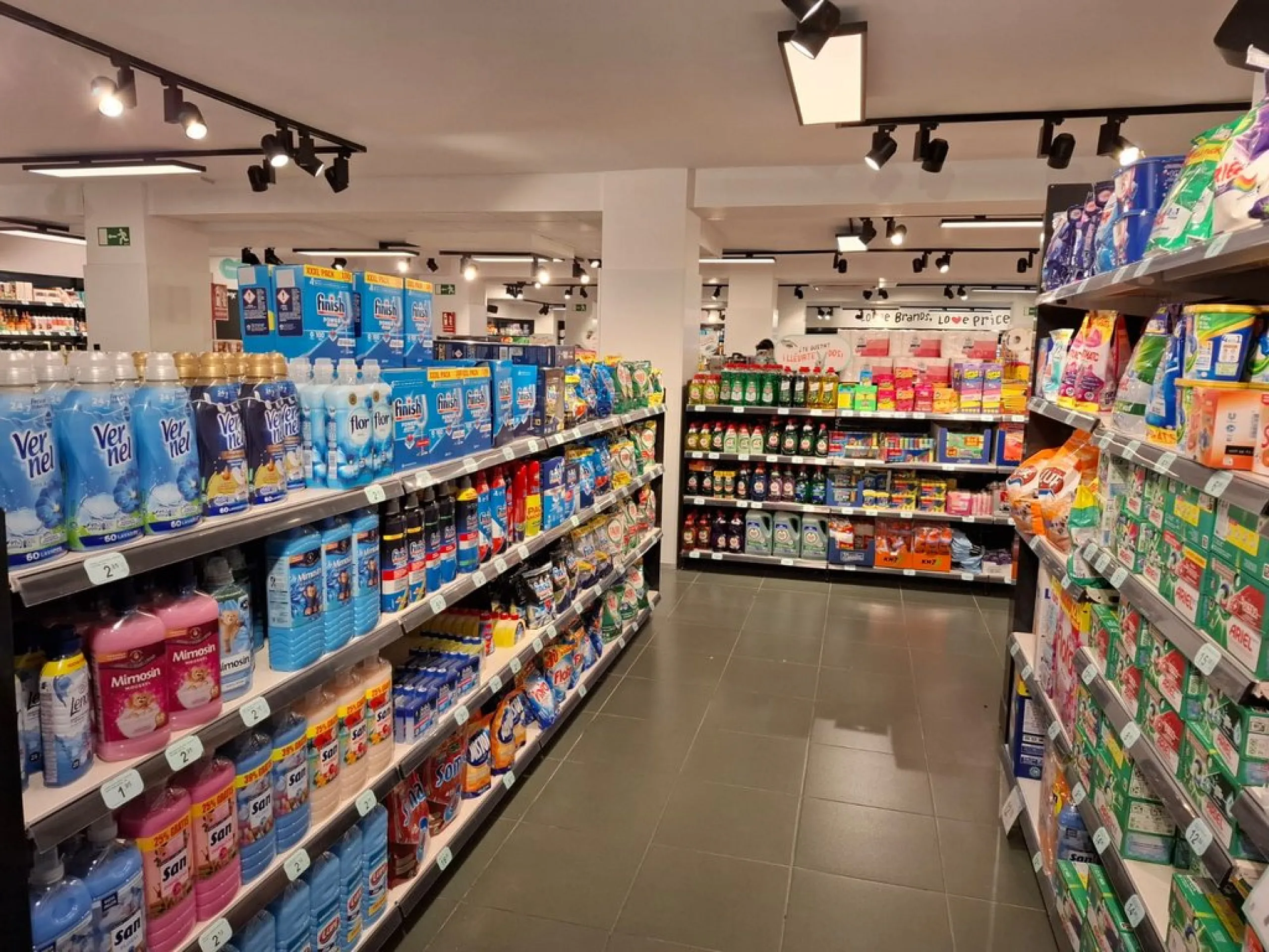 Local comercial con inquilino (supermercado) en Madrid