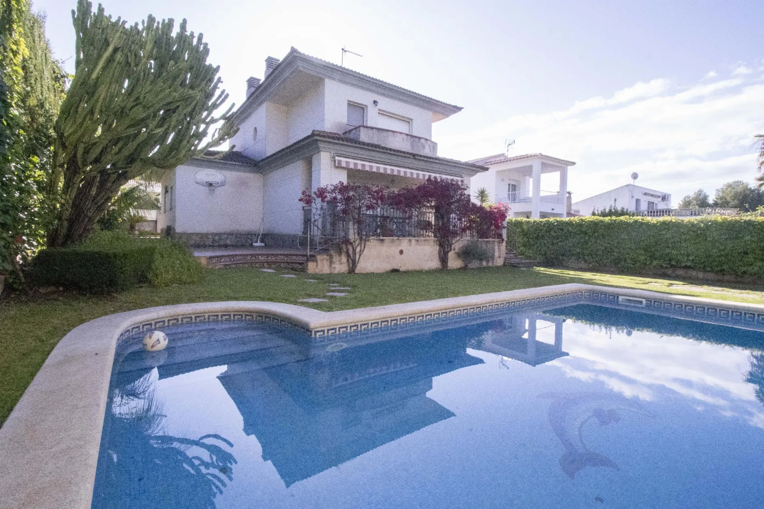 Two-Storey House with Garden and Pool in Coma Ruga, Costa Dorada