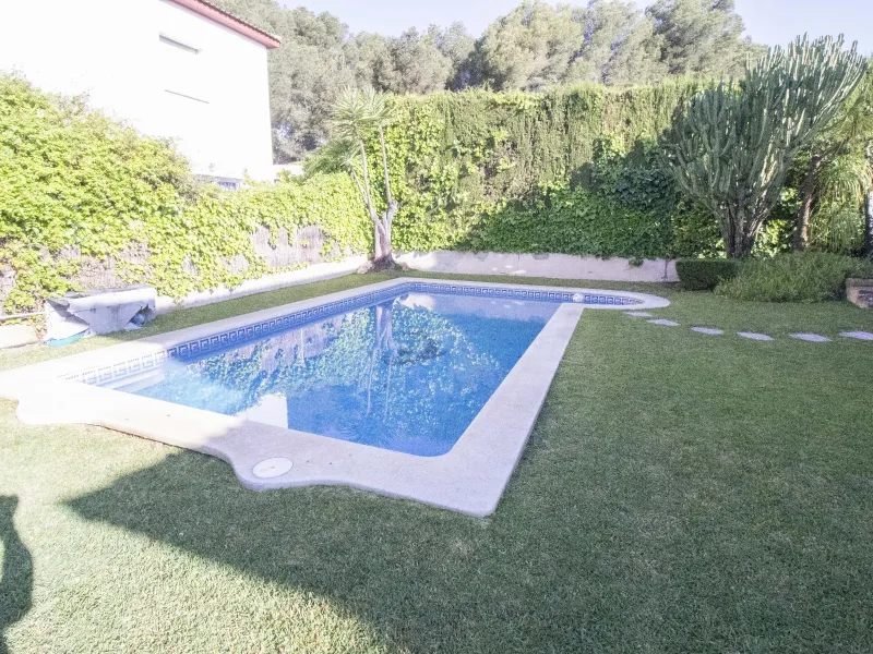 Two-Storey House with Garden and Pool in Coma Ruga, Costa Dorada