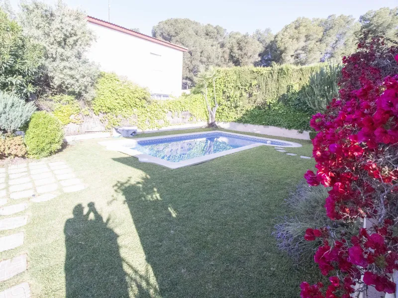 Two-Storey House with Garden and Pool in Coma Ruga, Costa Dorada