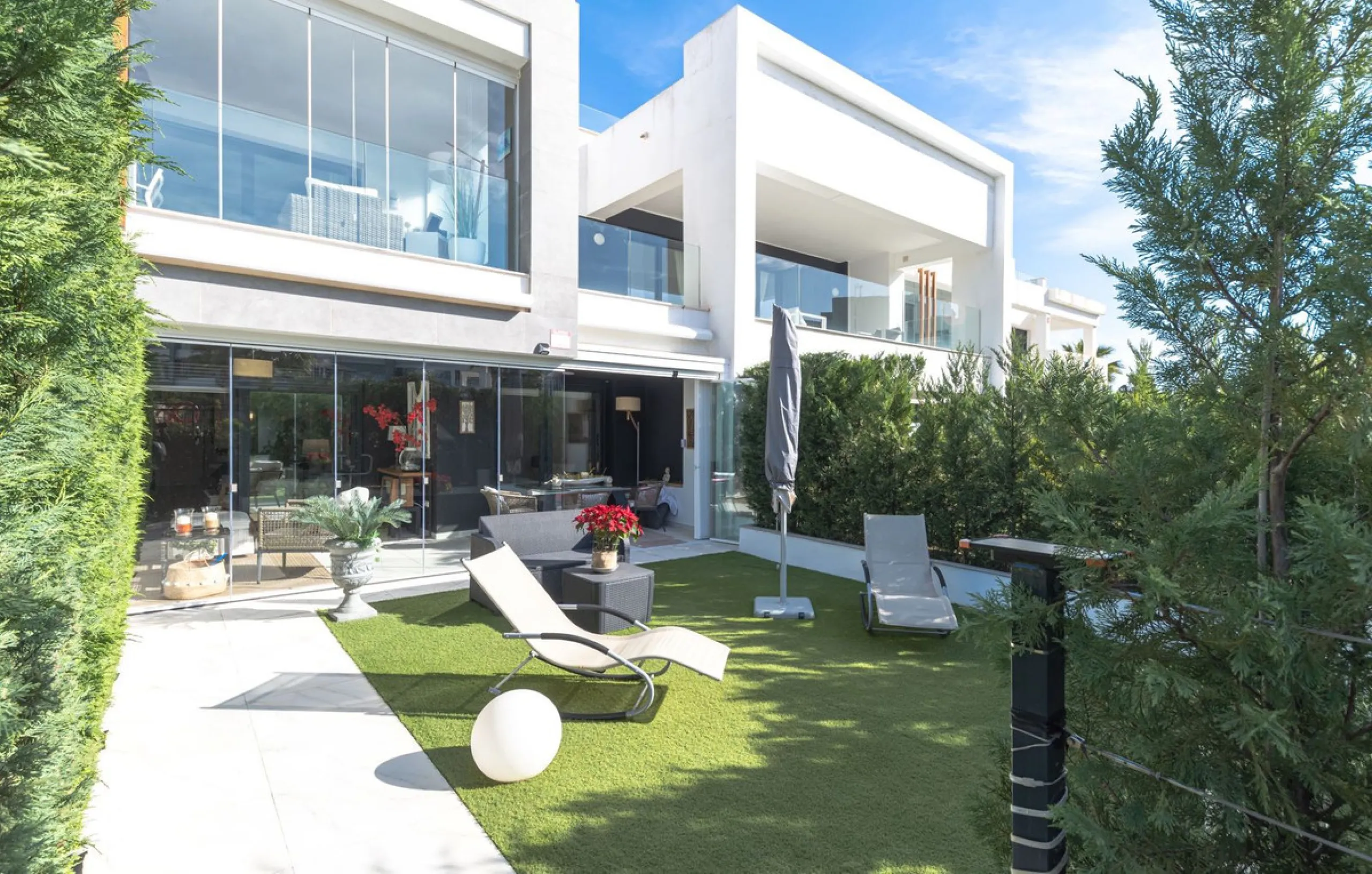 Beautiful ground-floor apartment built in 2020, offered fully furnished and ready to move in — ideal both as a permanent residence or a holiday home.