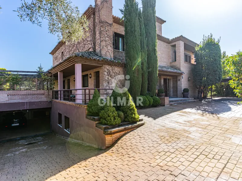 Villa in Majadahonda - Madrid