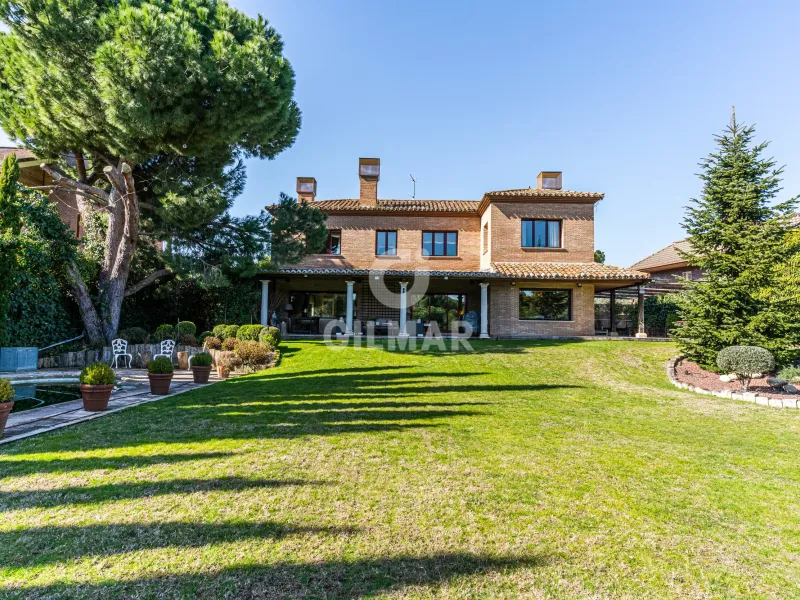 Villa in Majadahonda - Madrid