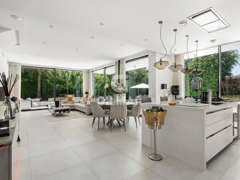 Villa in Estepona Este - Málaga