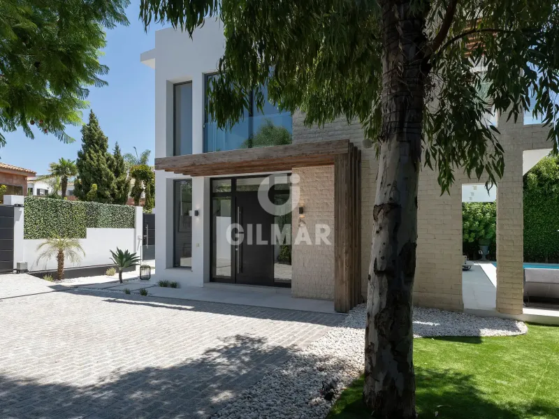 Villa in Estepona Este - Málaga
