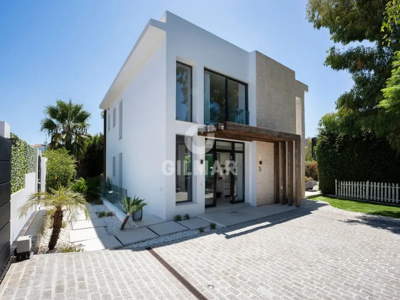 Villa in Estepona Este - Málaga