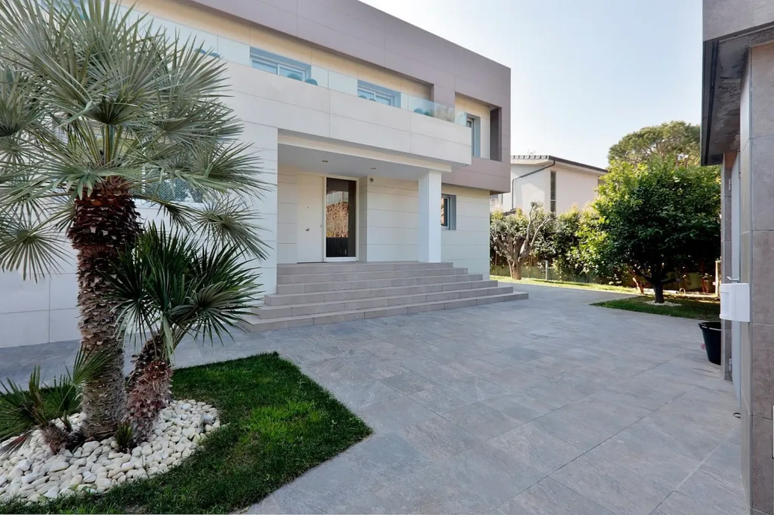 Magnificent High-End Villa Just 50 Meters from the Sea in Gava Mar, Barcelona