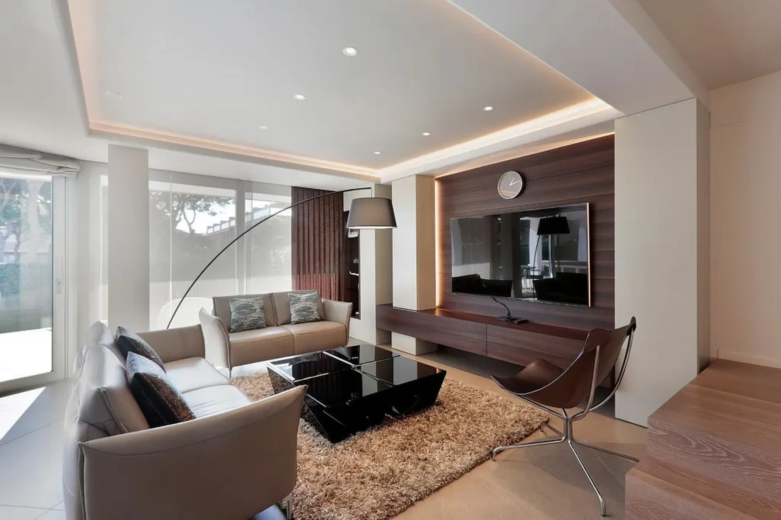 Magnificent High-End Villa Just 50 Meters from the Sea in Gava Mar, Barcelona