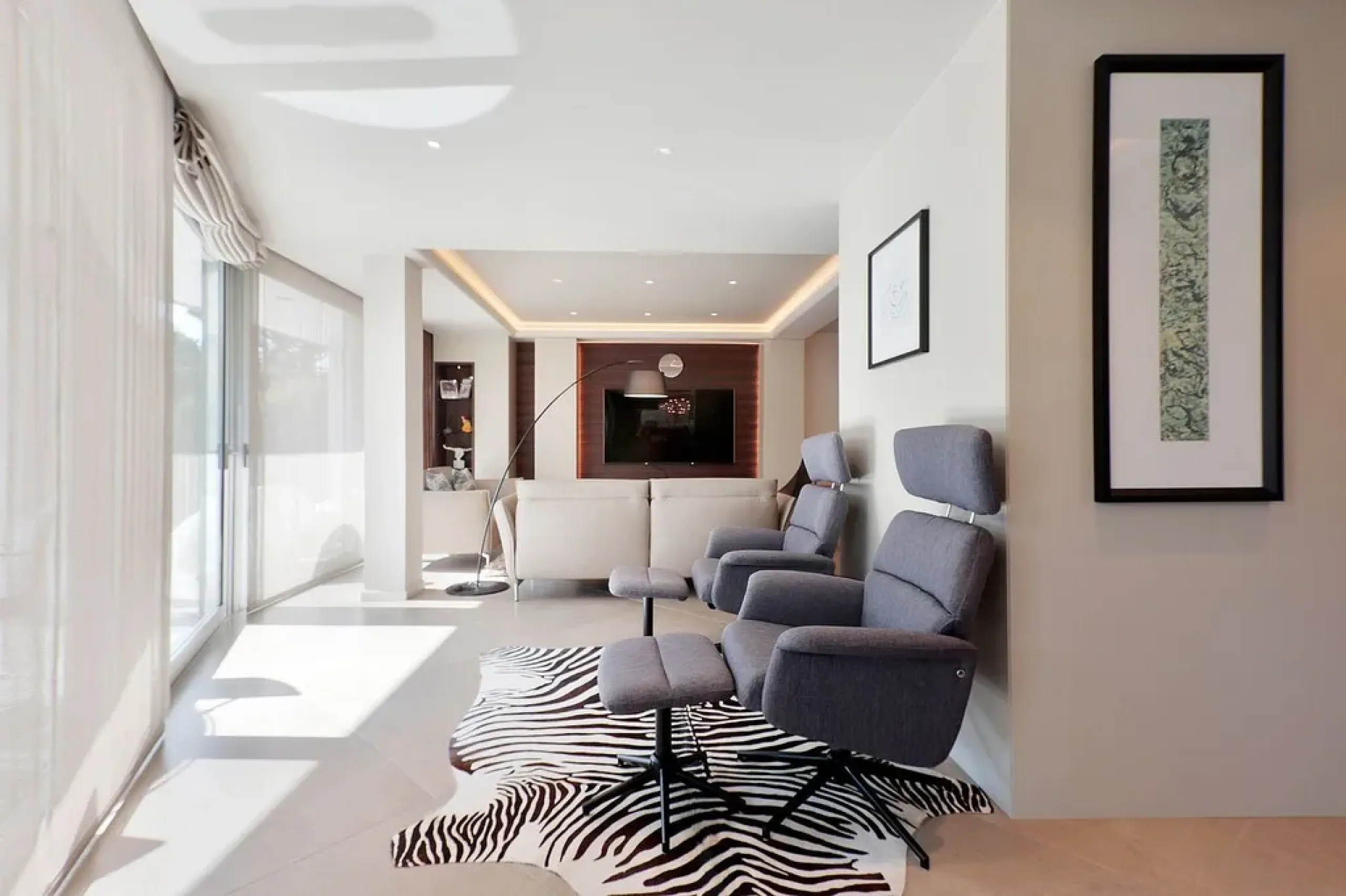 Magnificent High-End Villa Just 50 Meters from the Sea in Gava Mar, Barcelona